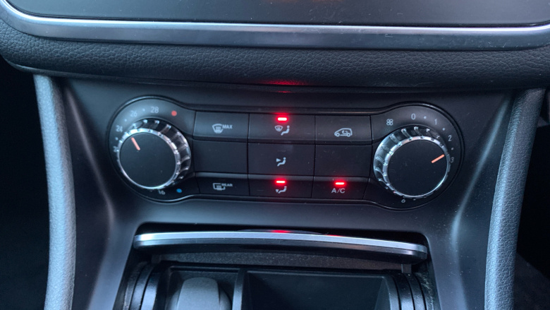 Mercedes-Benz GLA 180 Urban Edition 5dr Auto Petrol Hatchback